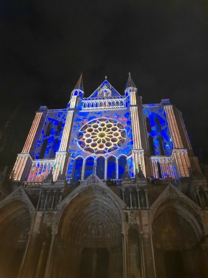 Beleuchtete Kathedrale in Chartres